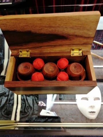 Cups and balls mini 4